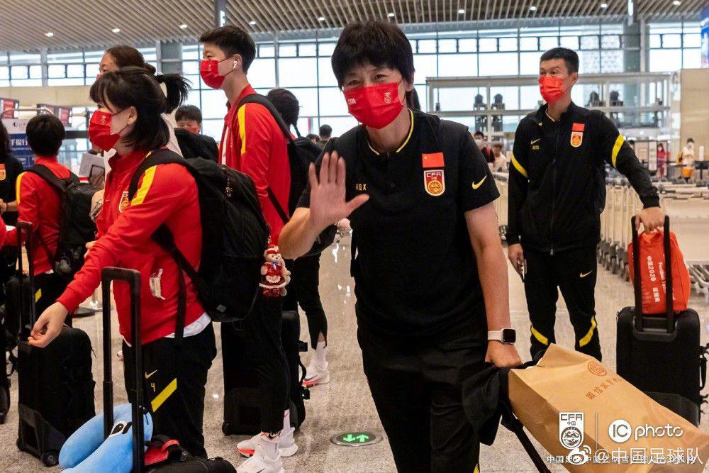 本片讲述四个来自分歧处所，分歧学历、分歧身份的男女，来到深圳这个年夜城市打拼的故事。有的机灵奸刁，有的诚恳猛干，有的自立创业，有的一步一步尽力。她们都有属于本身的故事和终局。